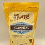 BOB'S RED MILL MEDIUM GRIND CORNMEAL 680g